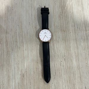 Daniel Wellington classic round watch - black leather strap, gold hardware